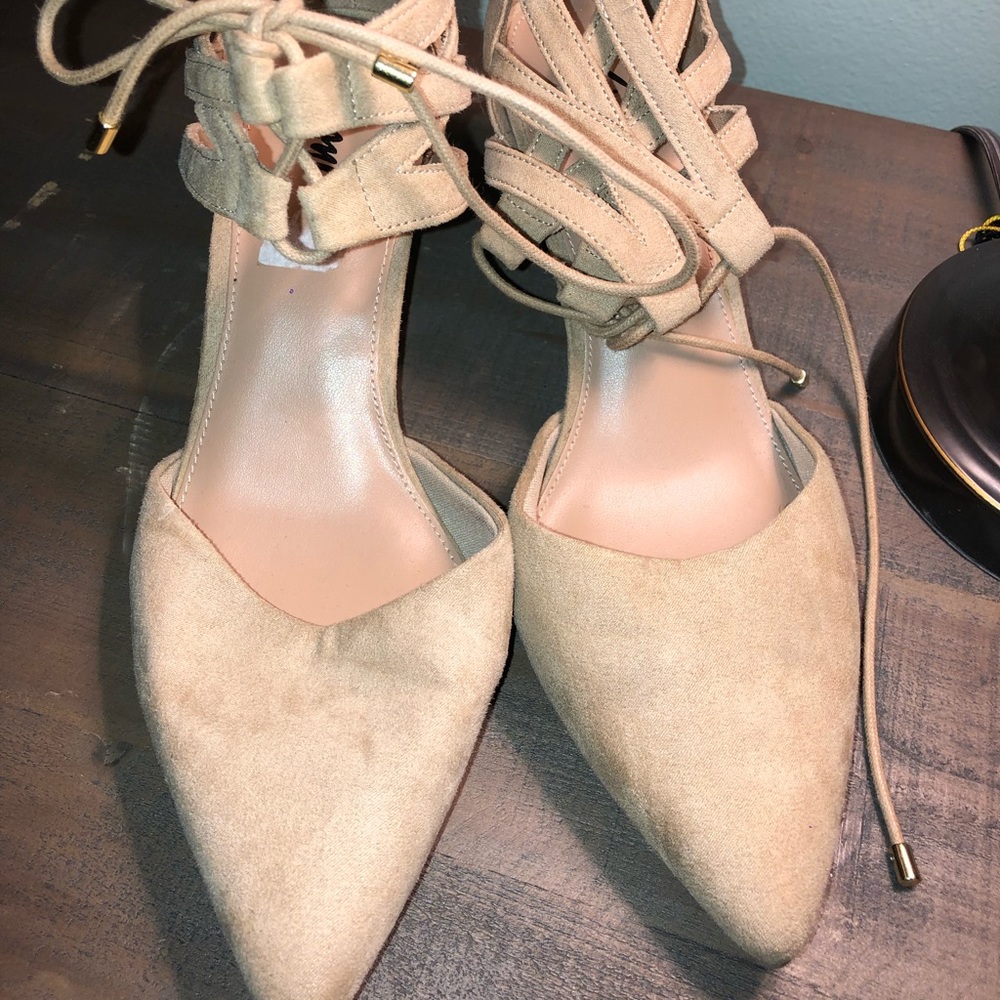 Nude small heel size 8.5